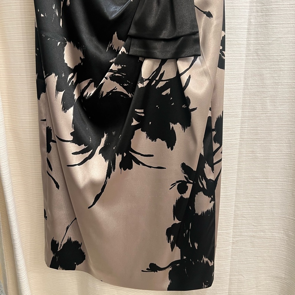Dress - Picture 2 of 6